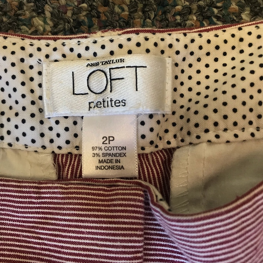 LOFT red and white striped shorts size 2P - Picture 3 of 4